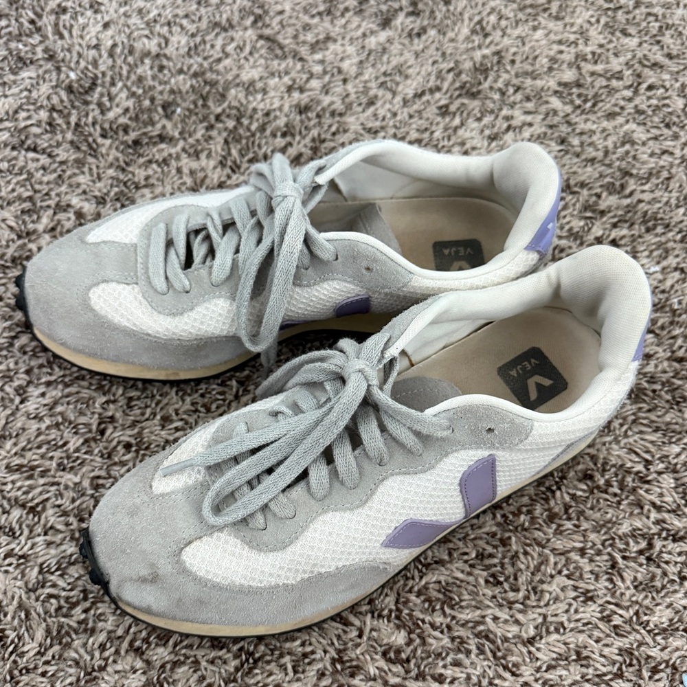 VEJA SNEAKERS